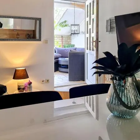 Apartment Laurus